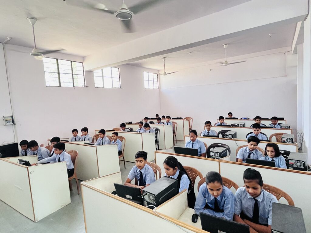 Smart Computer room in School